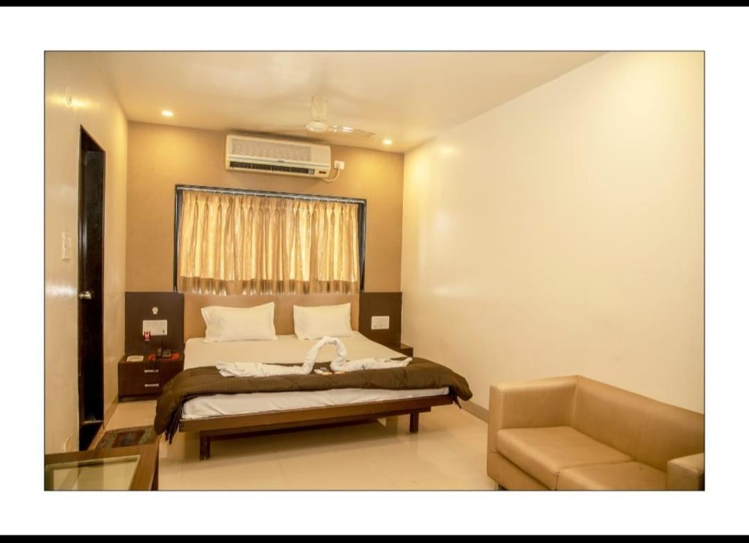 Hotel Sangram Palace Shirur 外观 照片