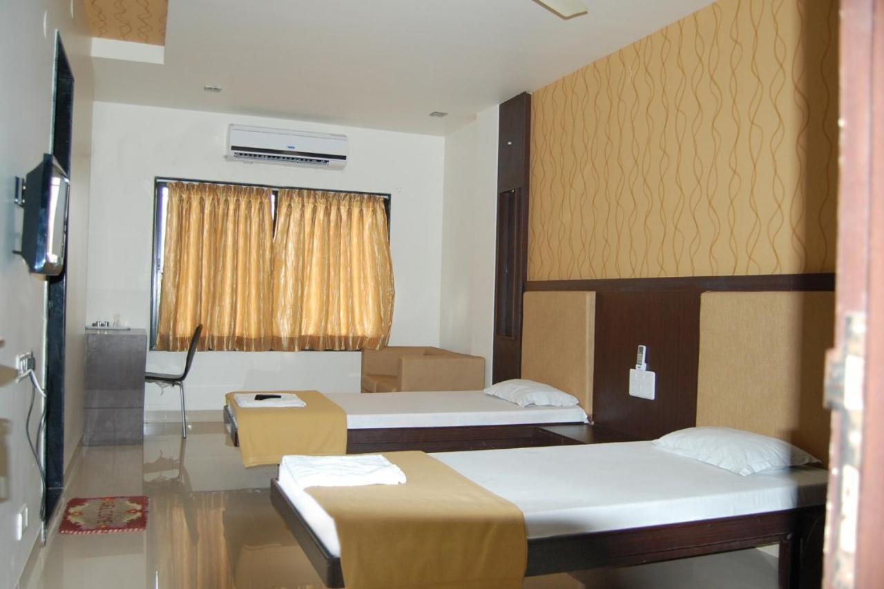 Hotel Sangram Palace Shirur 外观 照片