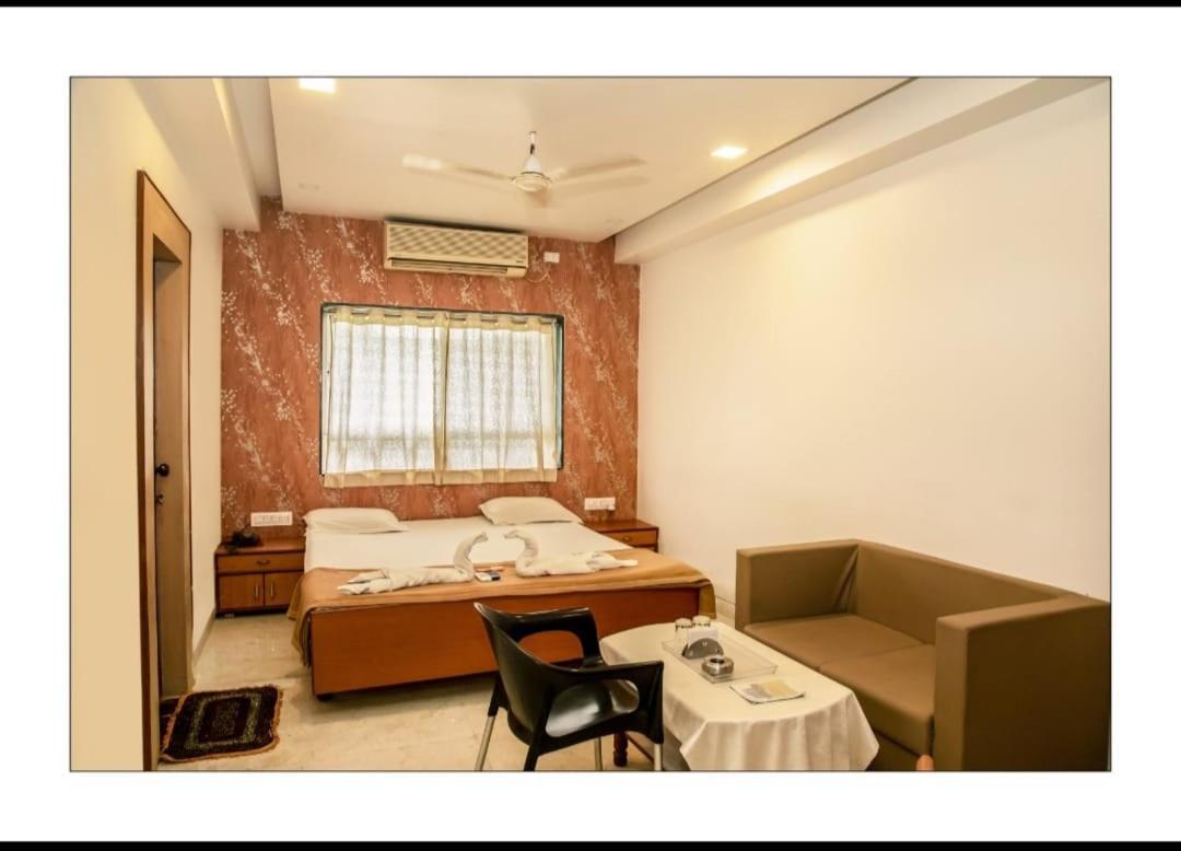 Hotel Sangram Palace Shirur 外观 照片