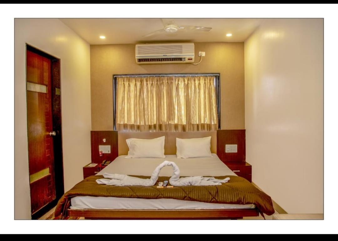 Hotel Sangram Palace Shirur 外观 照片