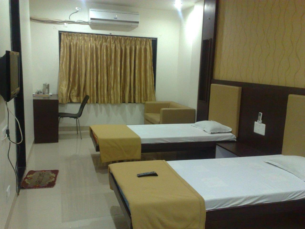 Hotel Sangram Palace Shirur 外观 照片